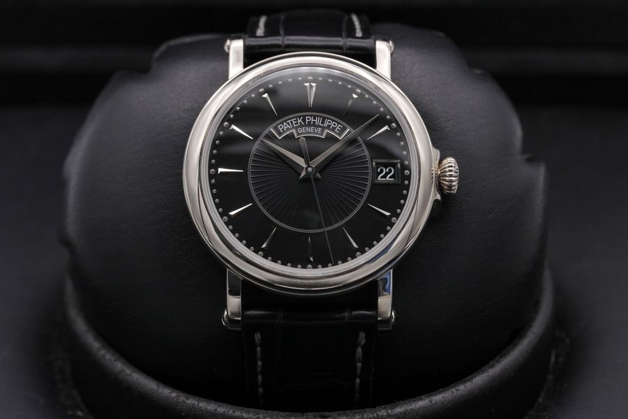 Patek Philippe Calatrava 5153G-001